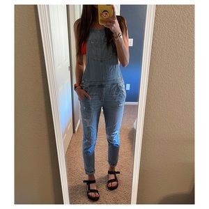 ⭐️ Moving Sale! ⭐️ american eagle tomgirl overalls